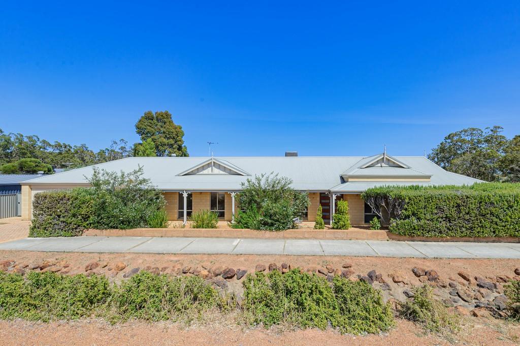 62 Coulterhand Cir, Byford, WA 6122