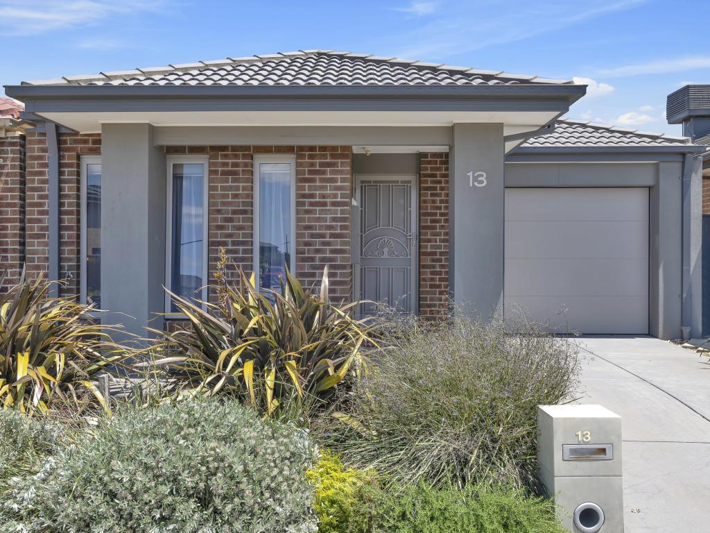 13 TROIDINI ENT, MICKLEHAM, VIC 3064