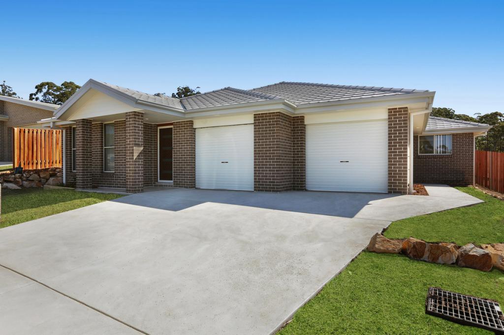 2/11 Diploma Dr, Thrumster, NSW 2444