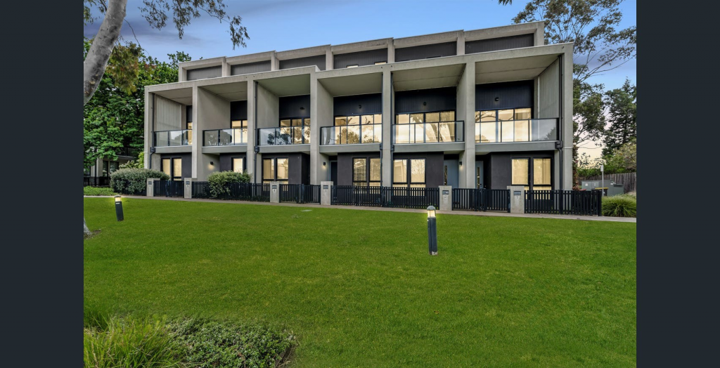 3 Oak Tce, Wheelers Hill, VIC 3150