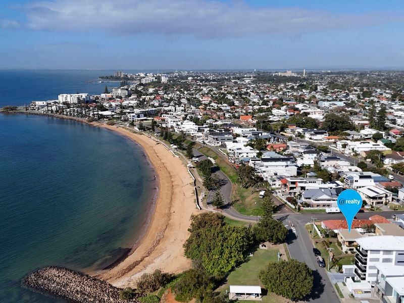 1/129 Flinders Pde, Scarborough, QLD 4020