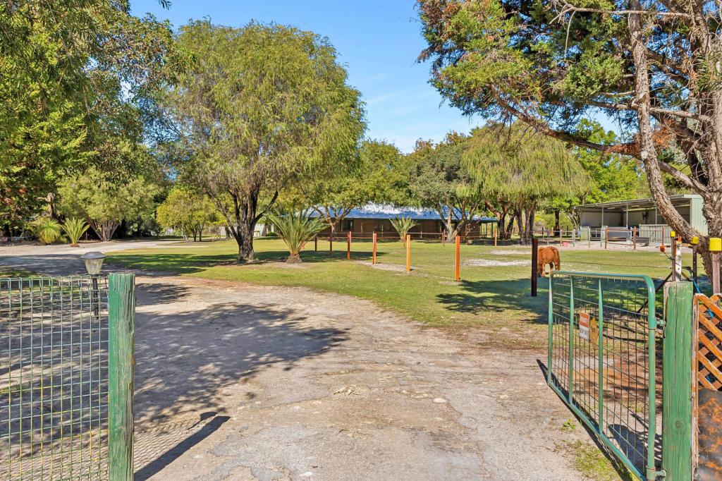 202 Lakelands Dr, Gnangara, WA 6077
