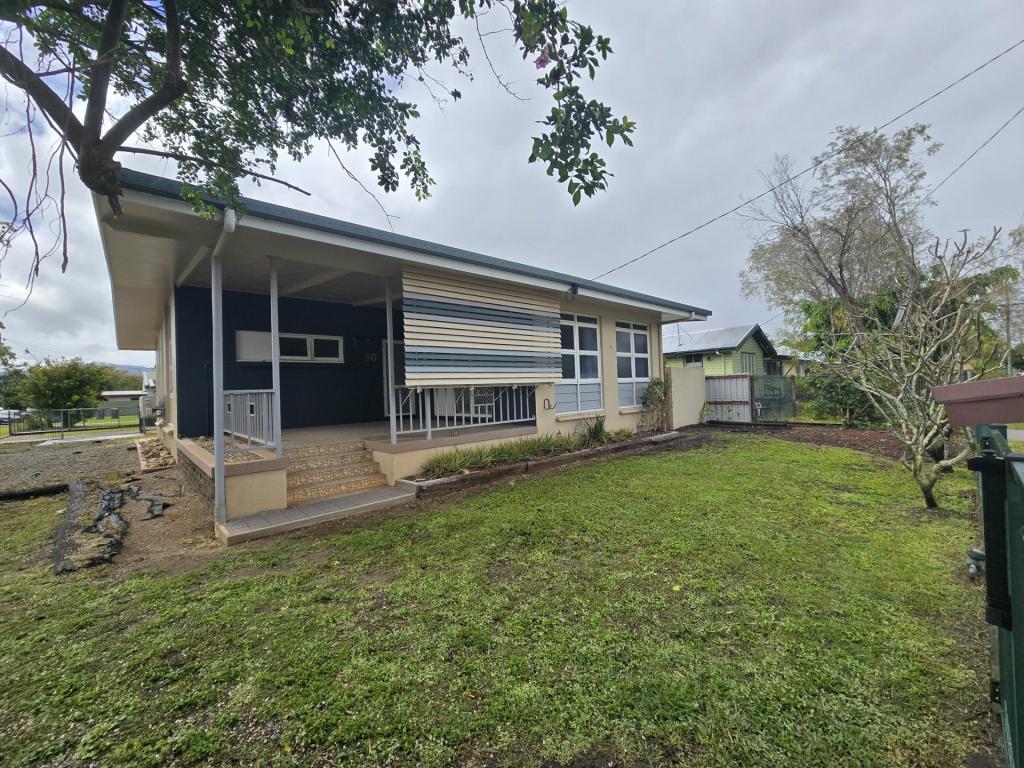 90 English St, Manunda, QLD 4870