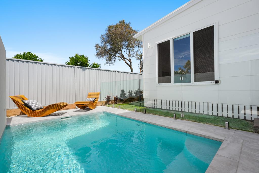 83 Point Cartwright Dr, Buddina, QLD 4575