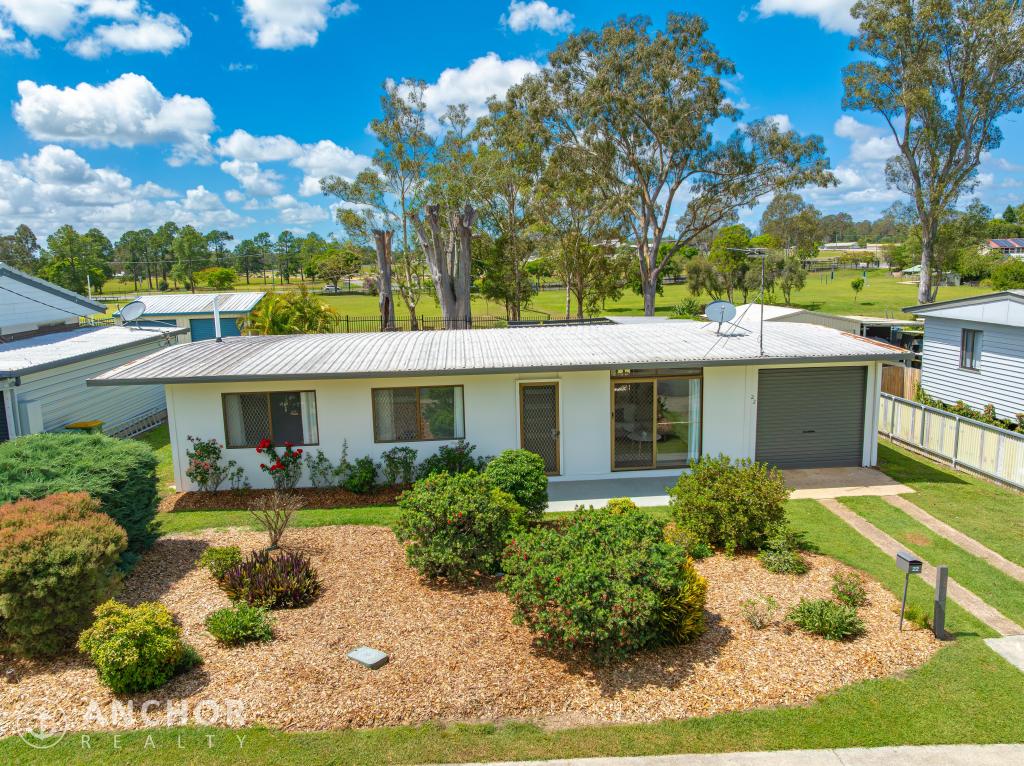 22 LEONARD ST, SOUTHSIDE, QLD 4570