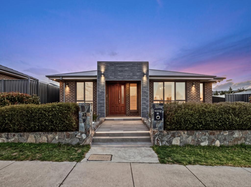 32 DENGATE CRES, MONCRIEFF, ACT 2914