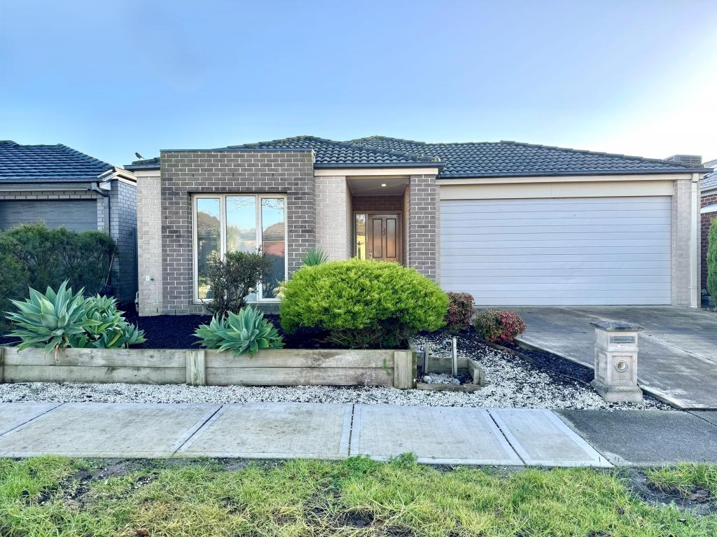 22 Merlin Dr, Cranbourne North, VIC 3977