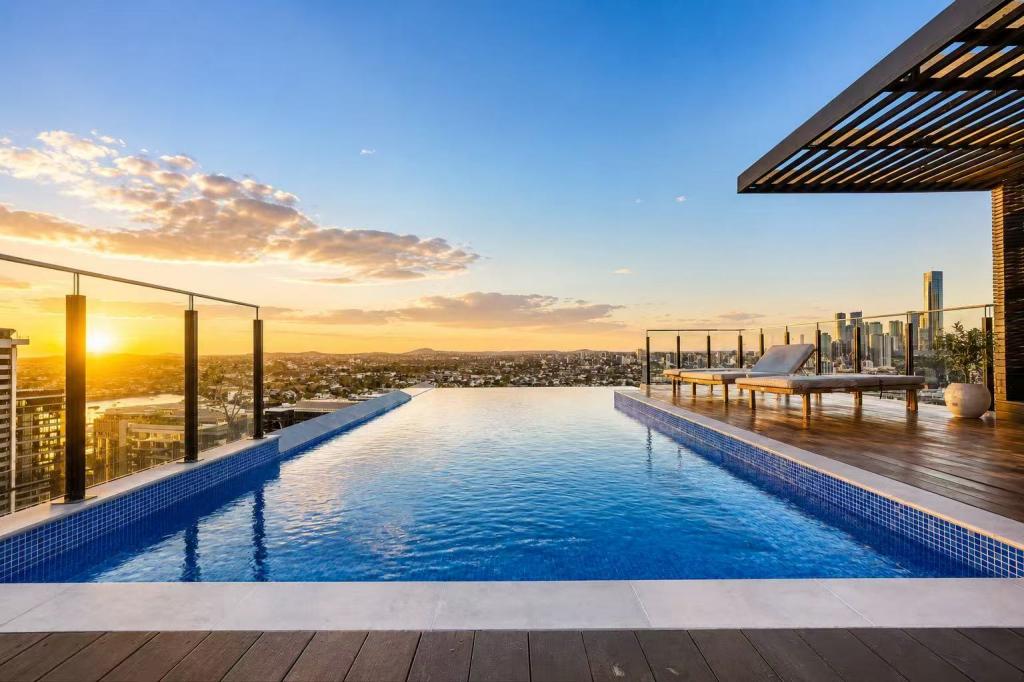 1203/12 CUNNINGHAM ST, NEWSTEAD, QLD 4006