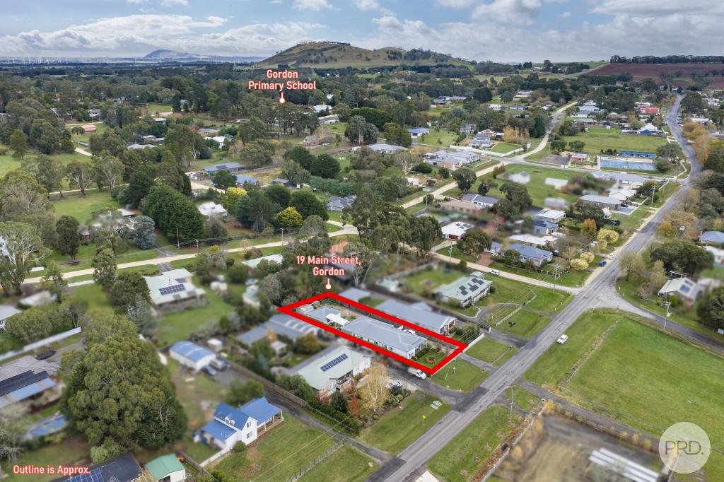 19 Main St, Gordon, VIC 3345
