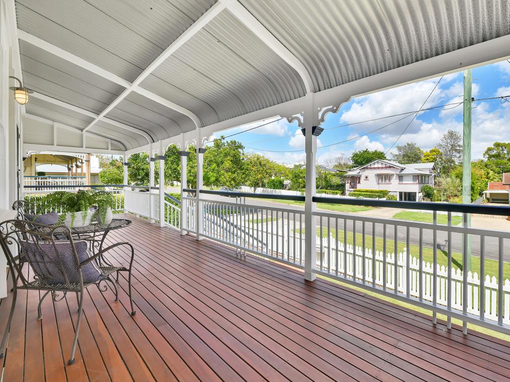 21 Fox St, Booval, QLD 4304