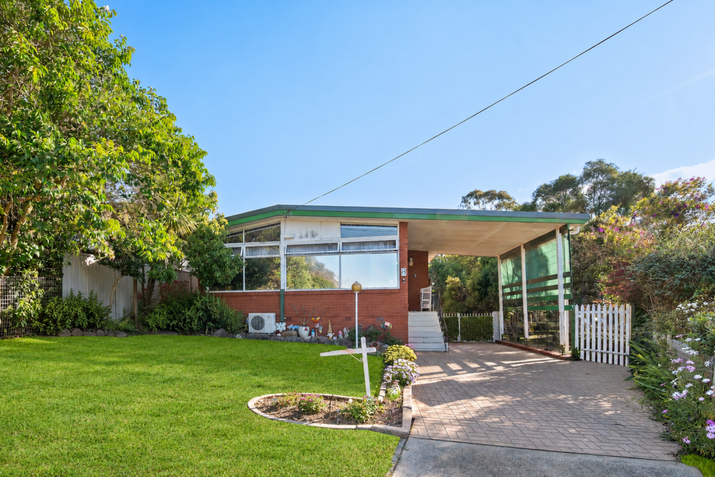 8 Coolah Ave, Campbelltown, NSW 2560