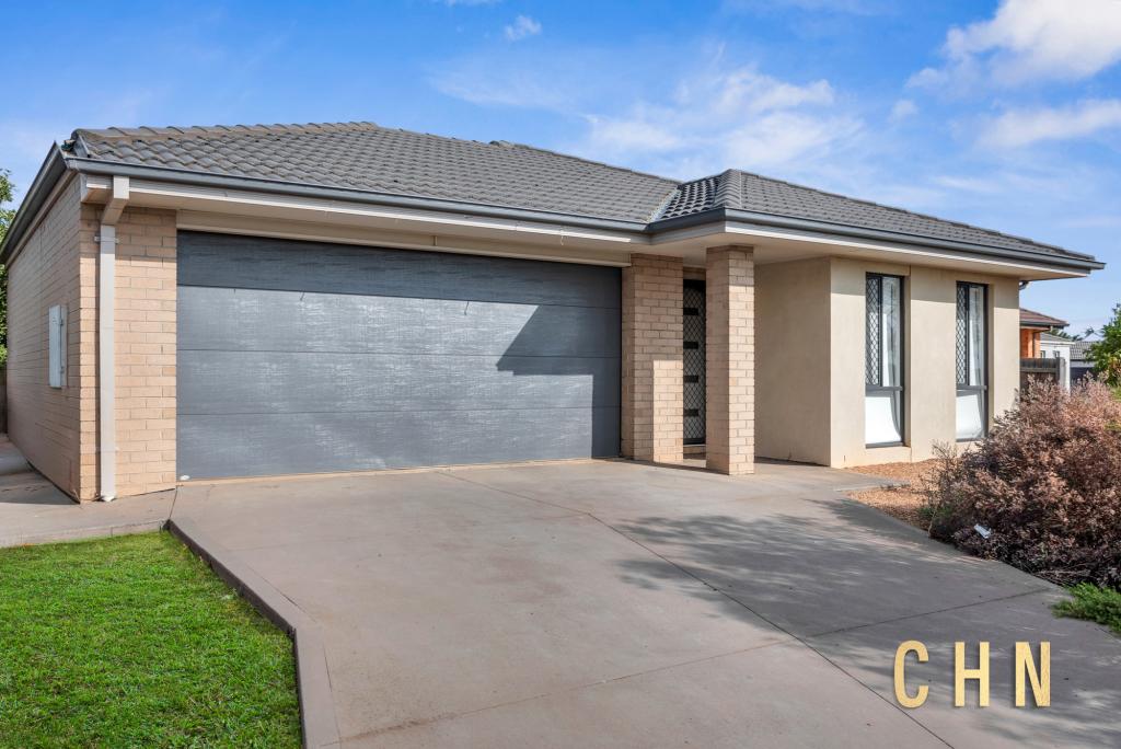 13 Hinkler Cres, Brookfield, VIC 3338