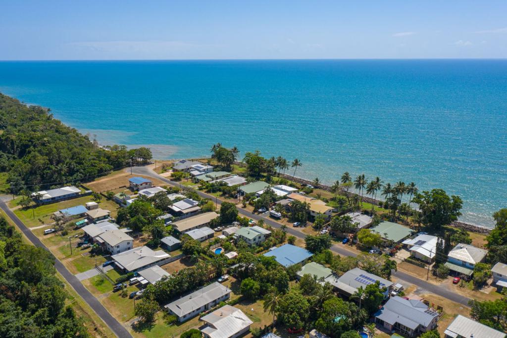 16 Bindon St, Flying Fish Point, QLD 4860