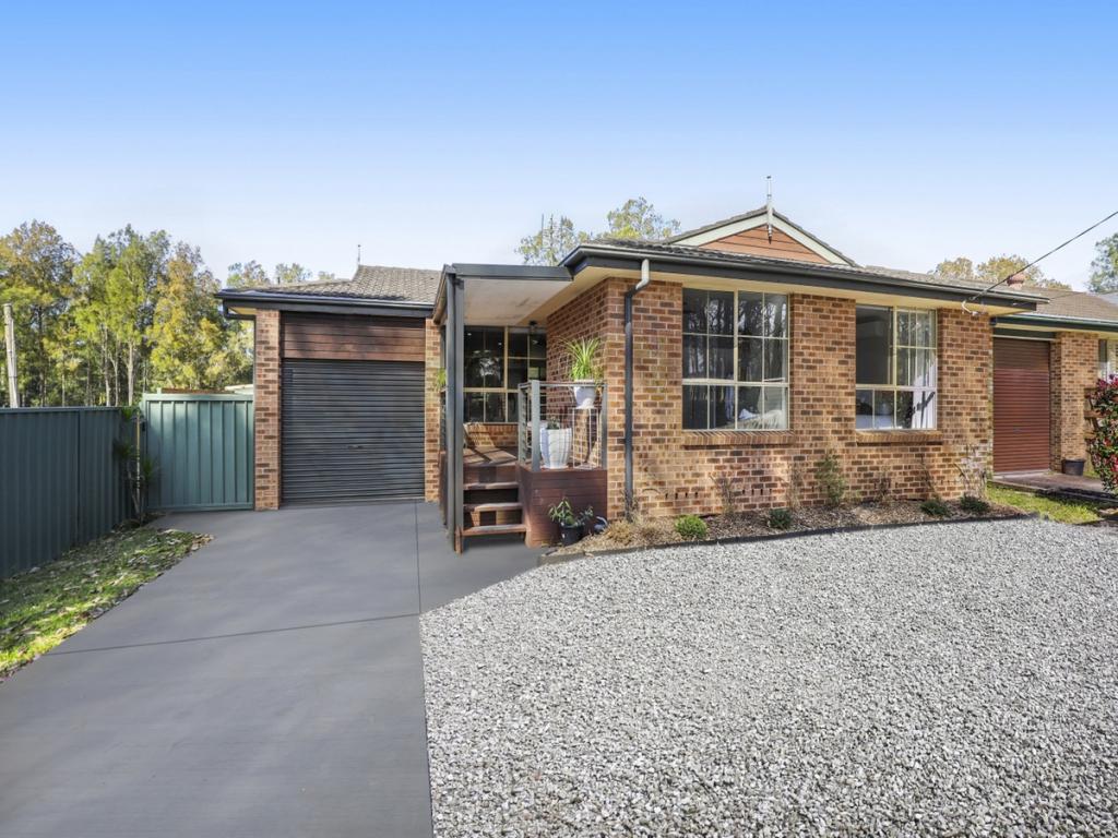 61 Warner Ave, Tuggerawong, NSW 2259