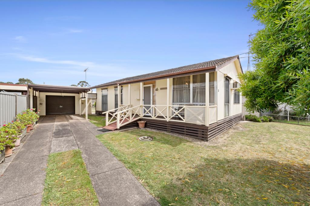 21 Tobruk St, Cobden, VIC 3266