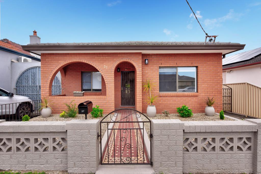 37 CHALMERS ST, BELMORE, NSW 2192