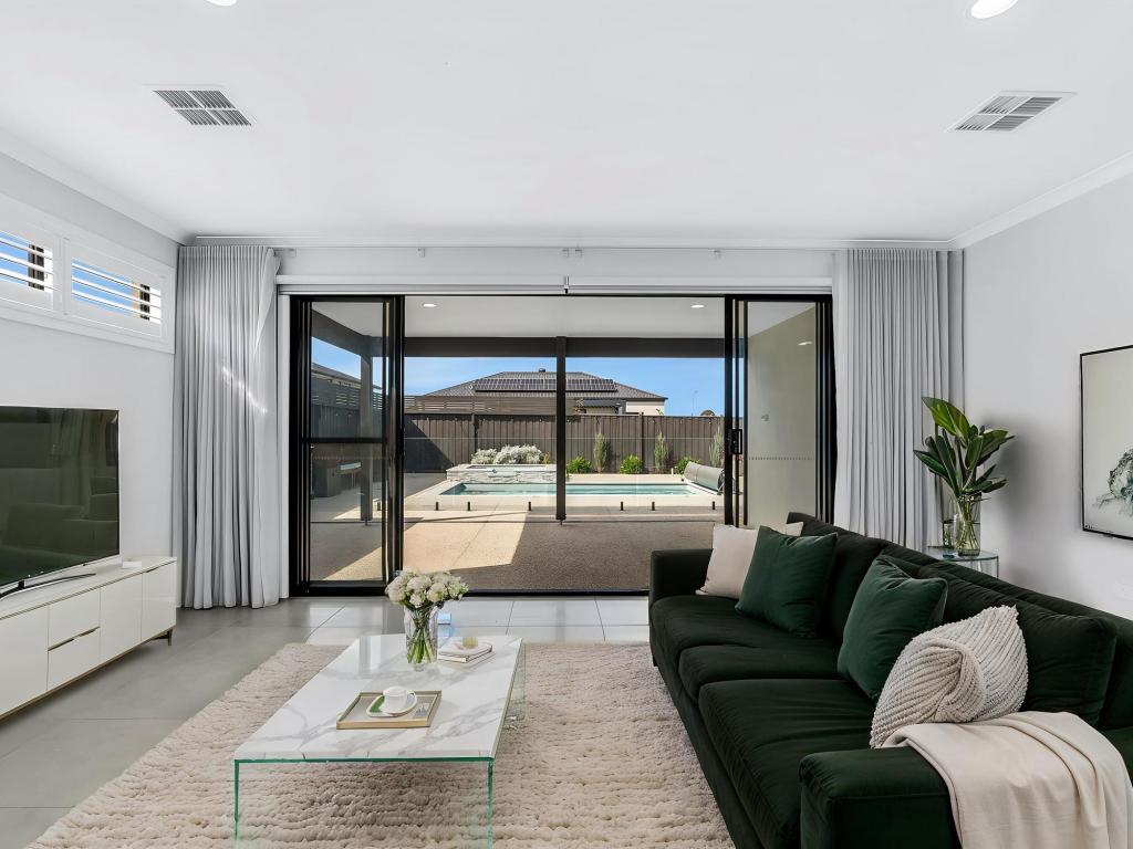 27 Symphony Pkwy, Junction Village, VIC 3977