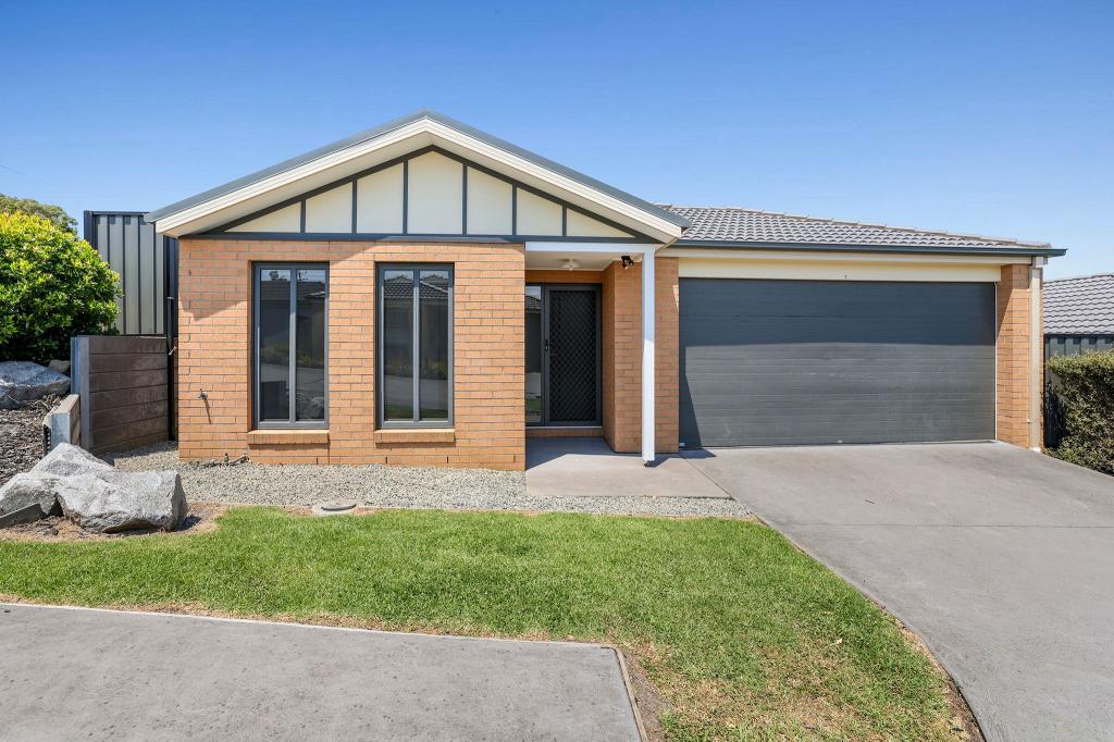 7 PARKHEAD CCT, WARRAGUL, VIC 3820