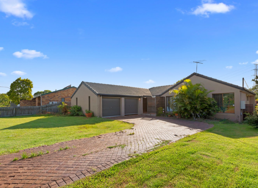 9 Rochester Dr, Mount Warren Park, QLD 4207