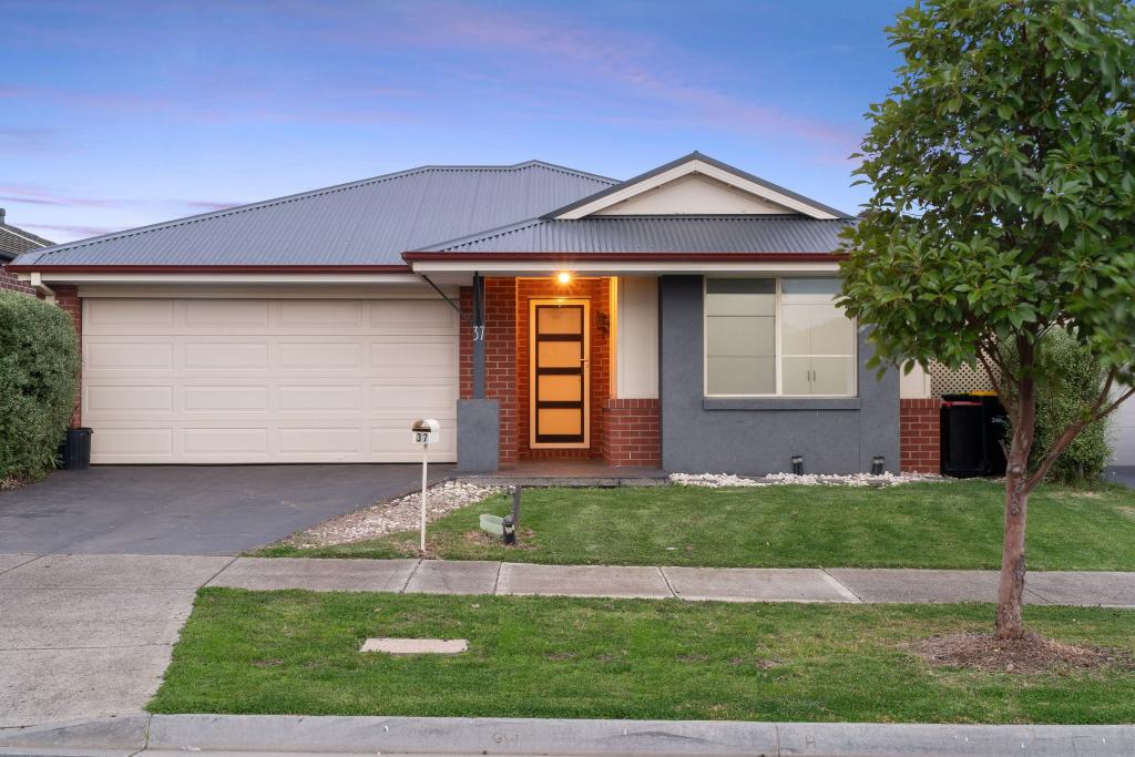 37 Keynes Cct, Fraser Rise, VIC 3336