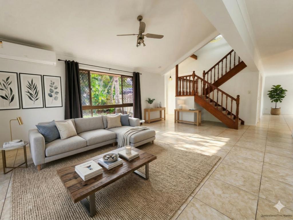 1 Tangmere St, Chapel Hill, QLD 4069