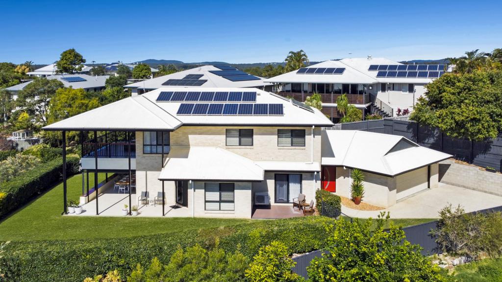 20 Rothschild St, Eatons Hill, QLD 4037