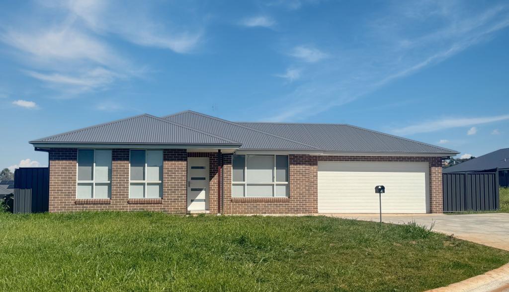 4 Ulmus Pl, Parkes, NSW 2870