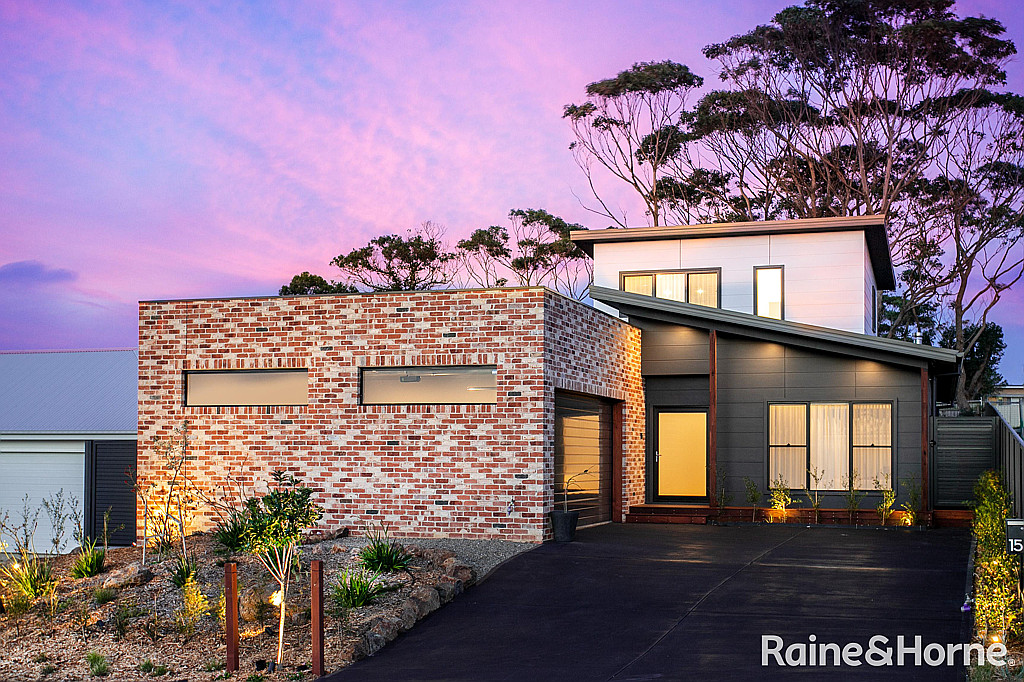 15 Galiga Cres, Dolphin Point, NSW 2539