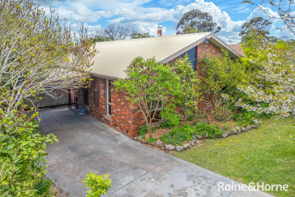 9 Arnold Ct, Woodend, VIC 3442