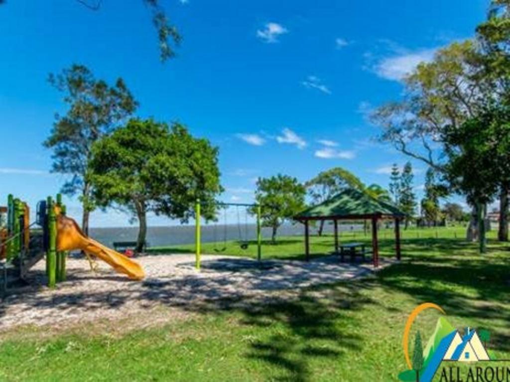 95 Esplanade, Godwin Beach, QLD 4511