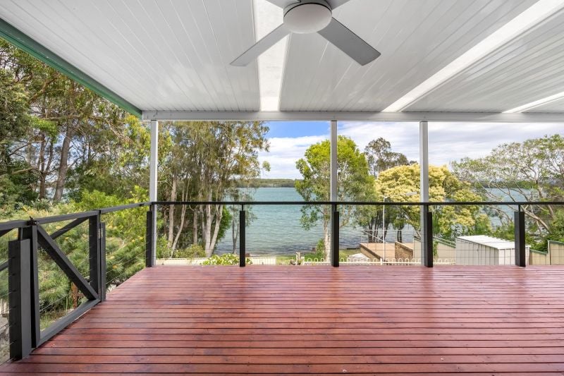 35 Macquarie Rd, Mannering Park, NSW 2259