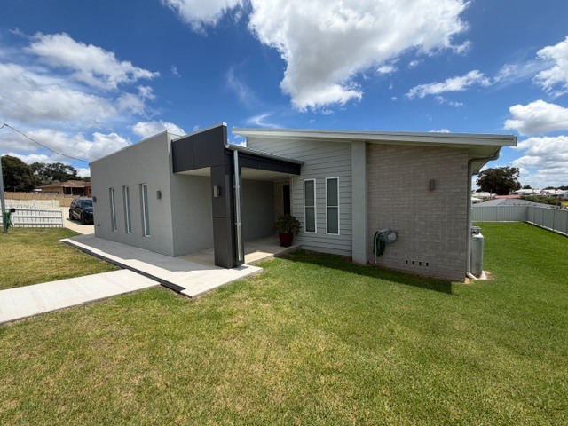 1 Swan St, Inverell, NSW 2360