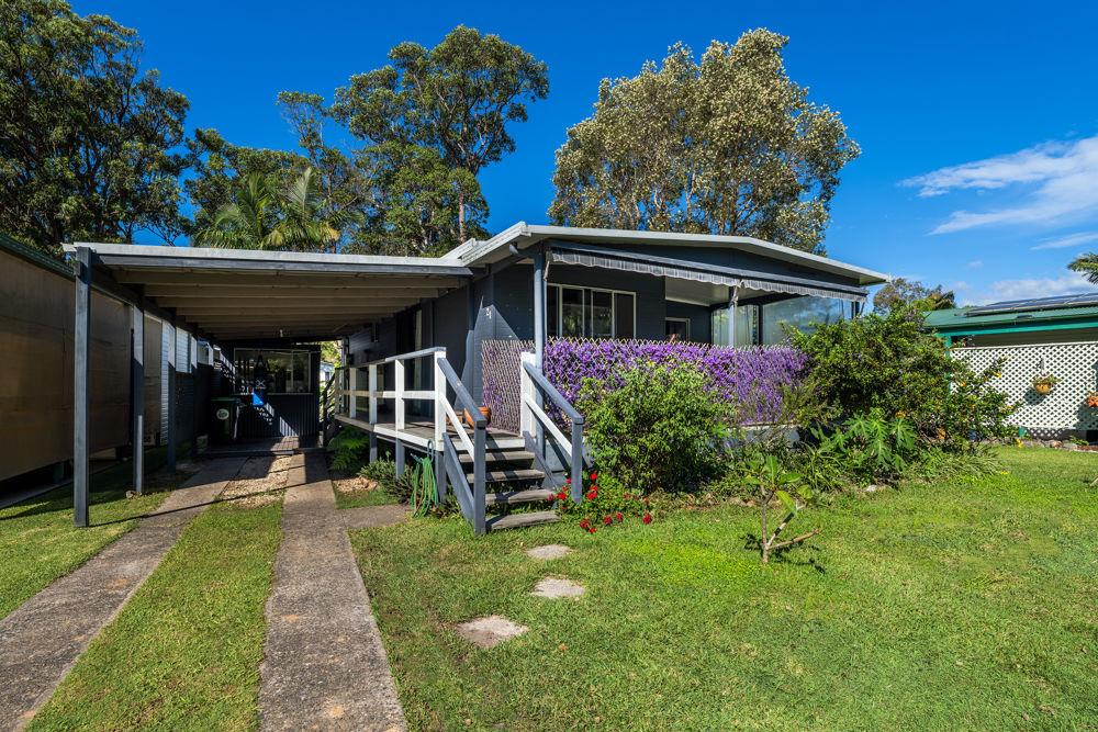 21 MAGNOLIA ROAD, DARLINGTON BEACH, ARRAWARRA, NSW 2456