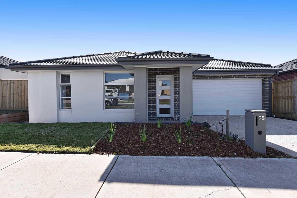 25 Zoe St, Sunbury, VIC 3429