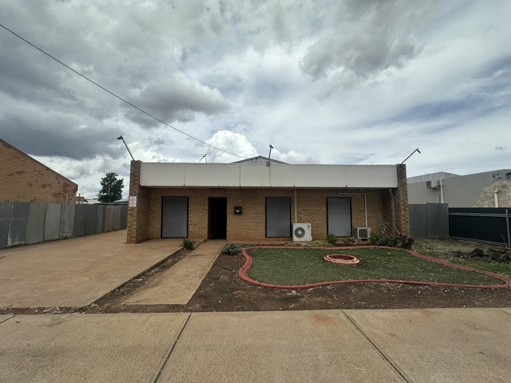 73 DUGAN ST, KALGOORLIE, WA 6430