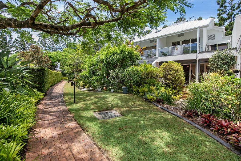 2133 South Shields Dr, Benowa, QLD 4217