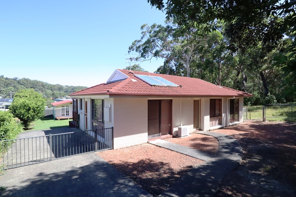 18 Ainsdale St, Sussex Inlet, NSW 2540