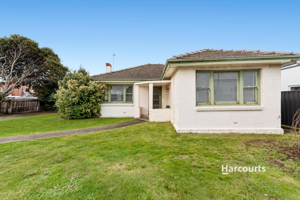 1 GOLLAN ST, ULVERSTONE, TAS 7315