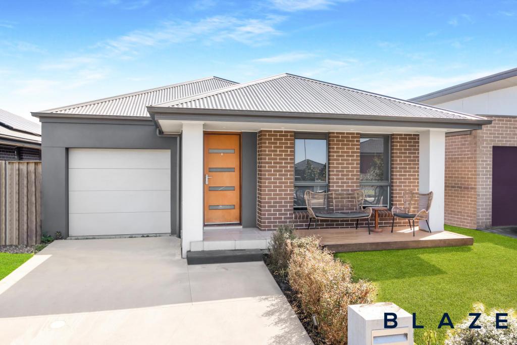 11 Stonehaven Way, Catherine Field, NSW 2557