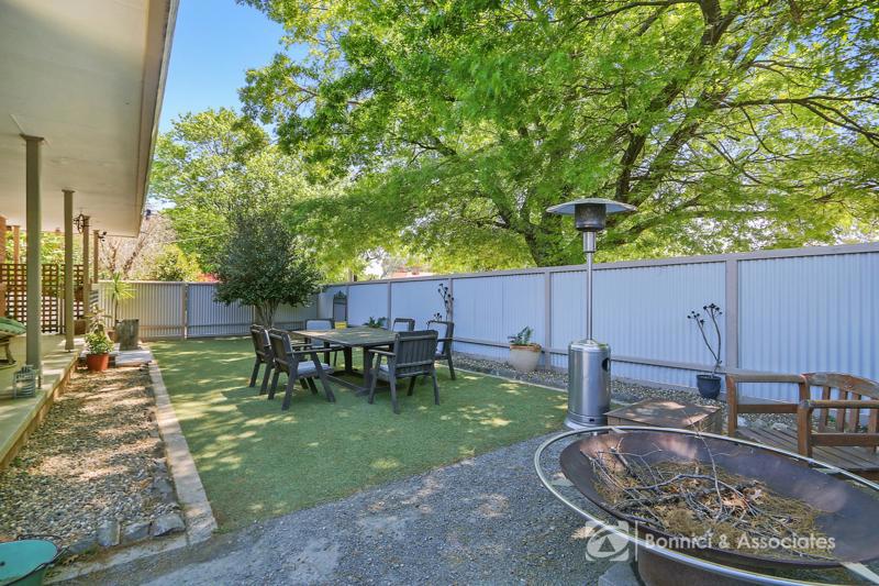 1/8 Victoria Rd, Beechworth, VIC 3747