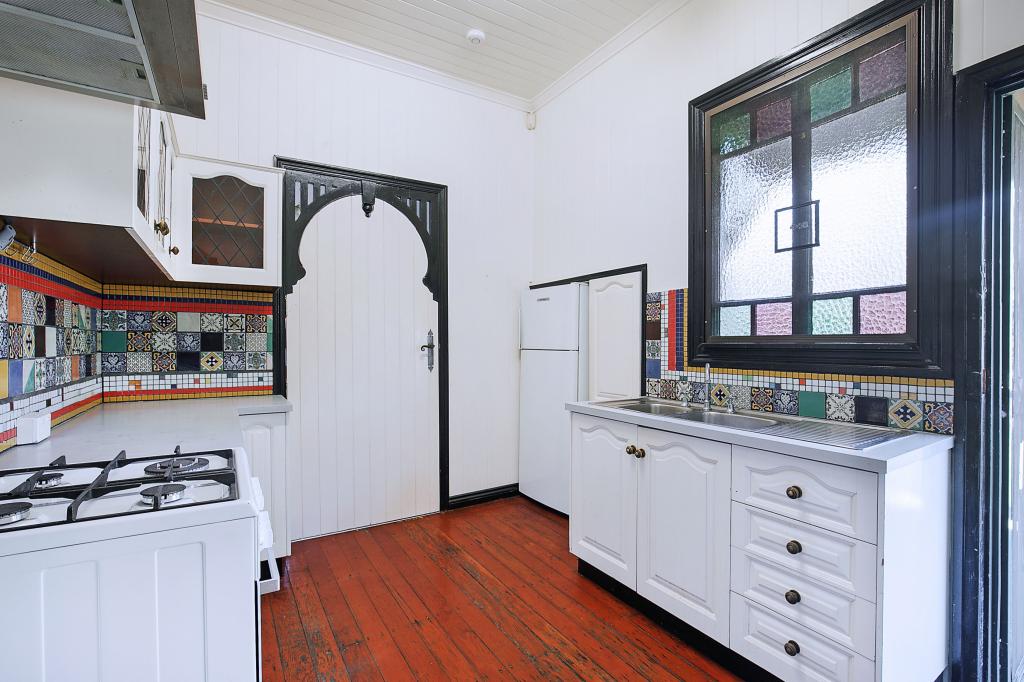 143 Juliette St, Greenslopes, QLD 4120