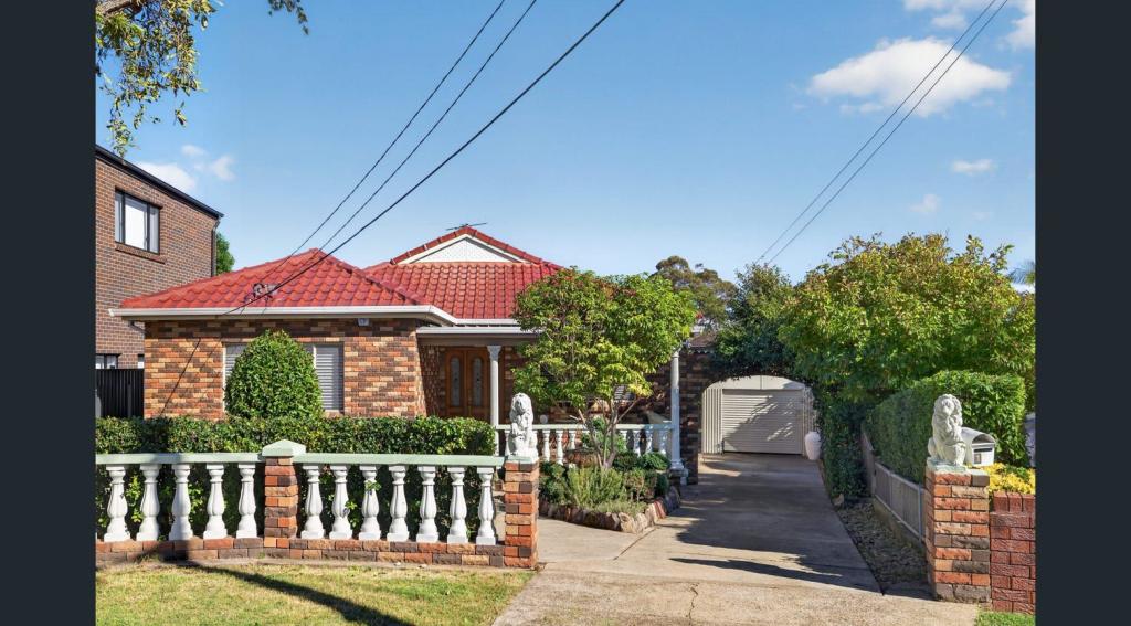 13 Saladine Ave, Punchbowl, NSW 2196