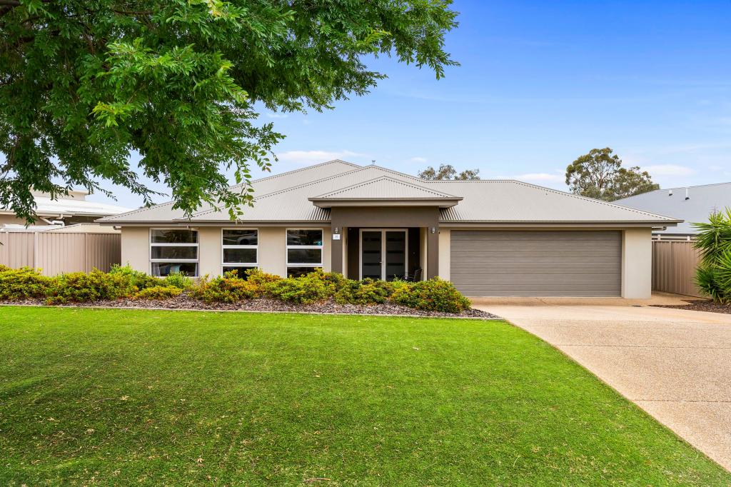 32 Barton Ave, Lloyd, NSW 2650