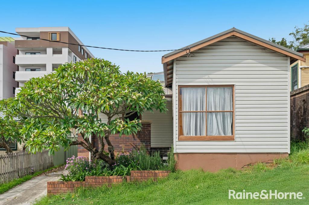 105 Faunce St W, Gosford, NSW 2250