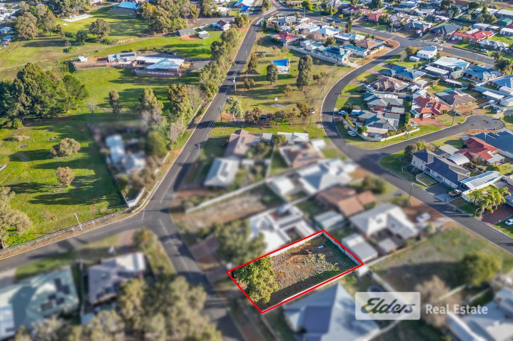 295 Steere St N, Collie, WA 6225