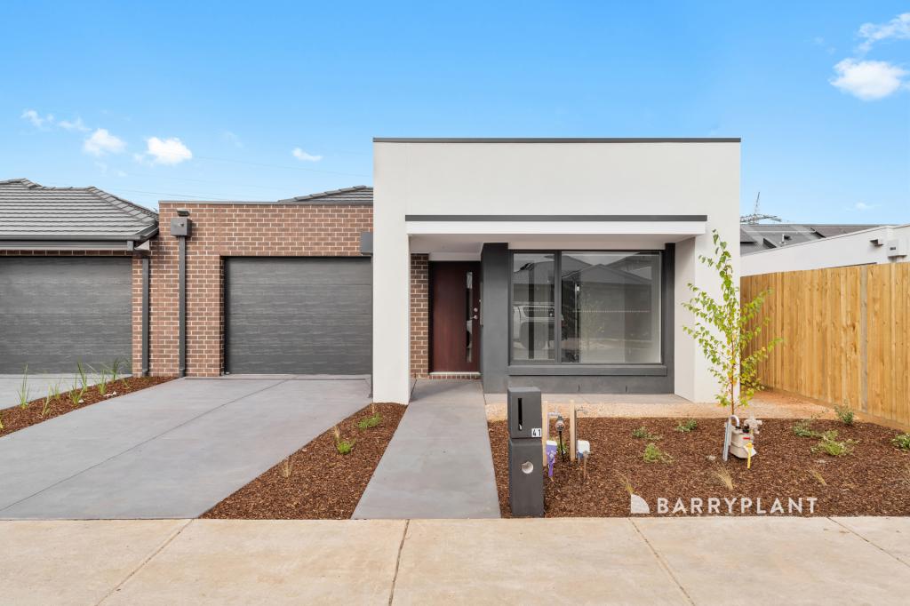 41 Vondel Way, Clyde North, VIC 3978