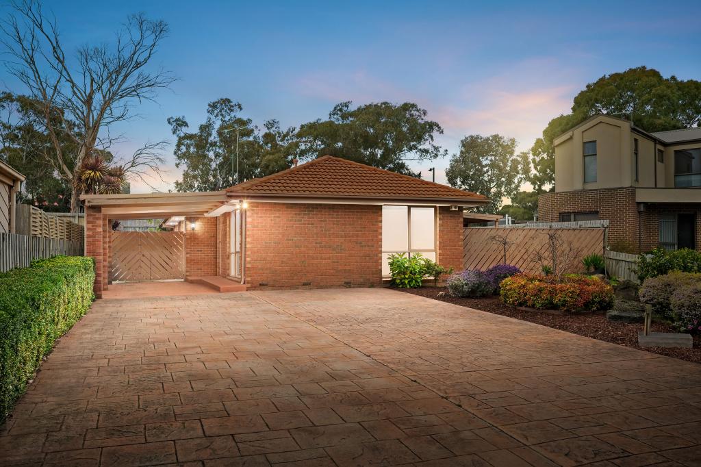 11 GILLIGANS CT, ROWVILLE, VIC 3178