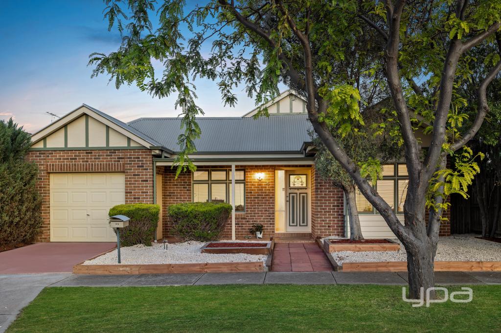 35 Sumner Cres, Point Cook, VIC 3030