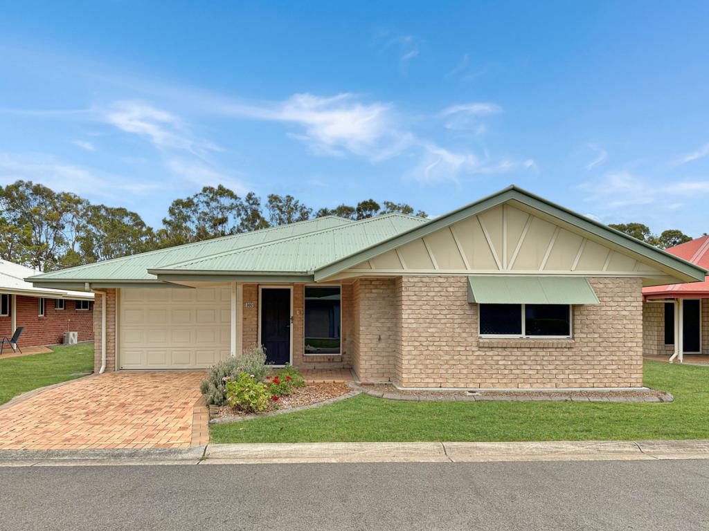 Villa 302/74-98 Emerald Park Way, Urangan, QLD 4655