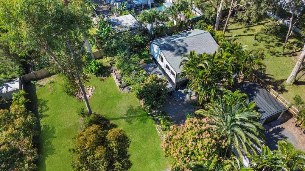 9 - 11 Aruma St, Macleay Island, QLD 4184